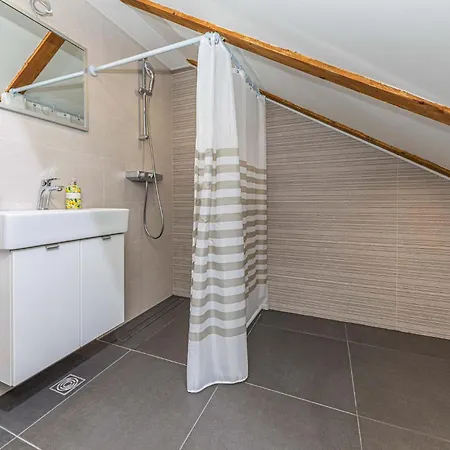 Awesome In Kastel Novi With Wifi Apartmán Kaštela
